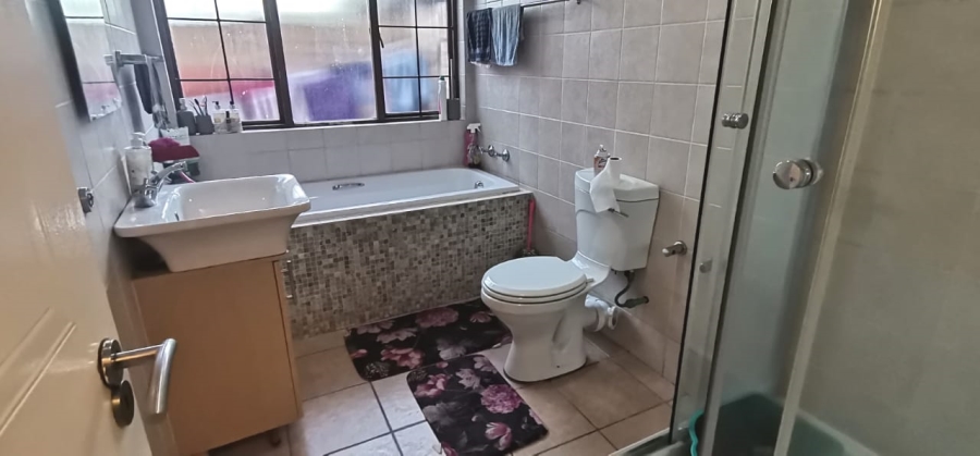 2 Bedroom Property for Sale in Wilgehof Free State